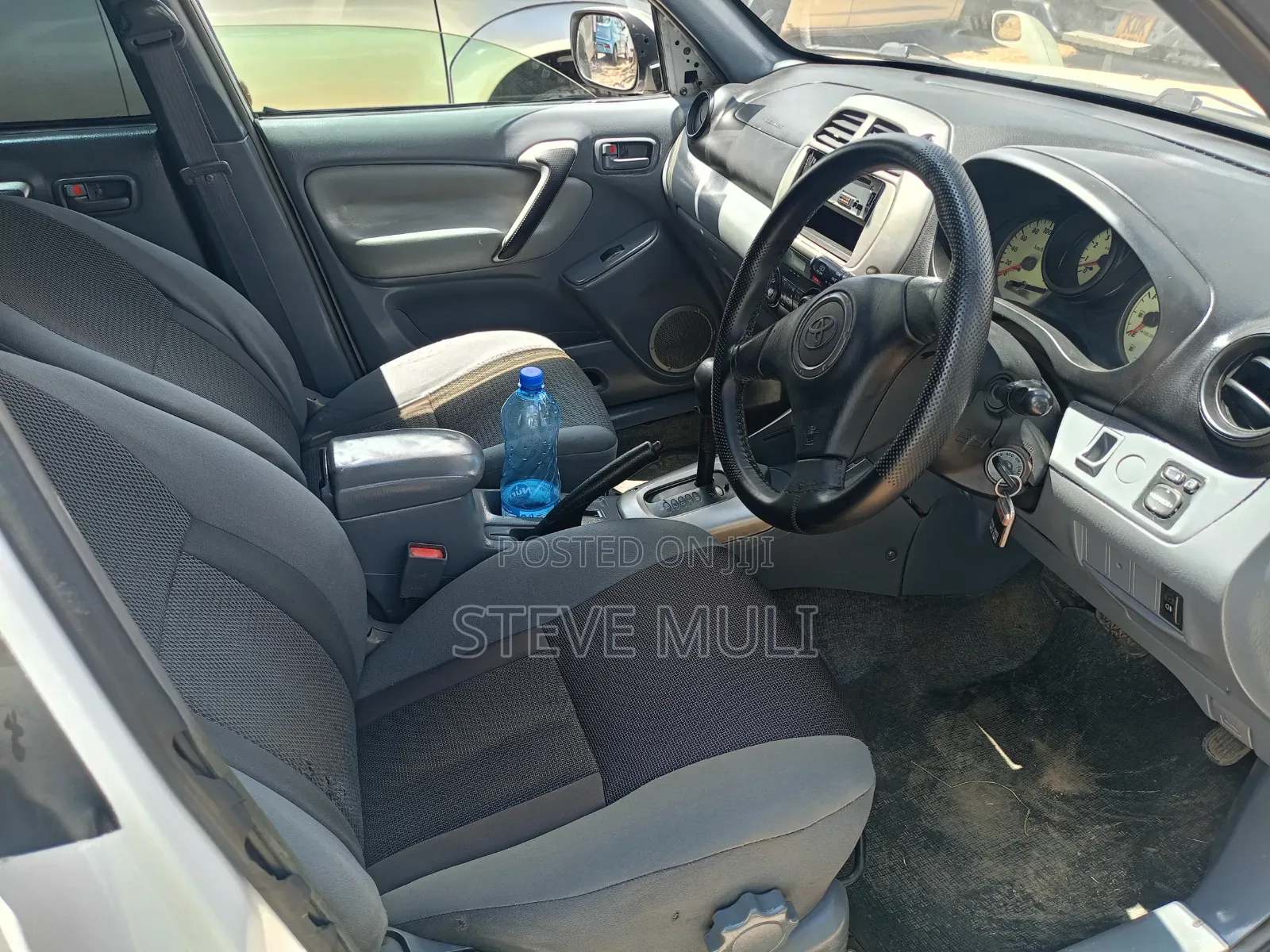 Toyota RAV4 Automatic 2003 White