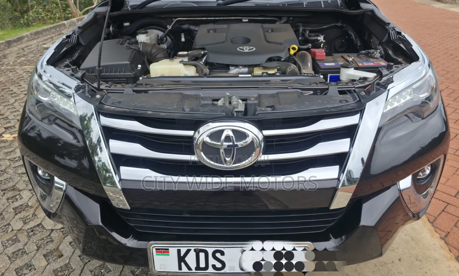 Toyota Fortuner 2018 Maroon