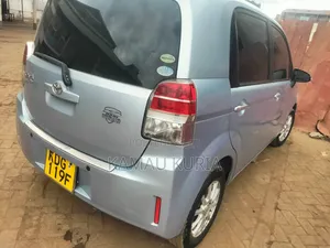 Toyota Porte 2015 Blue