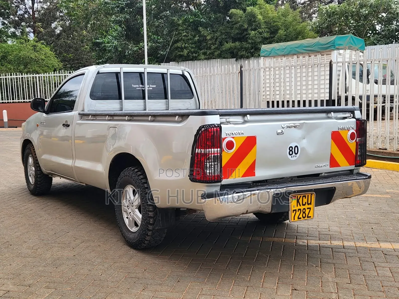 Toyota Hilux 2012 Silver