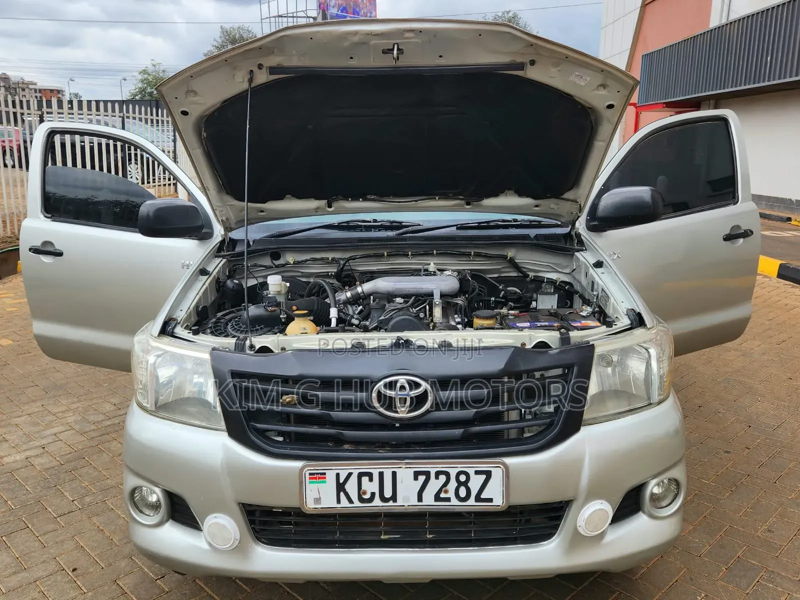 Toyota Hilux 2012 Silver