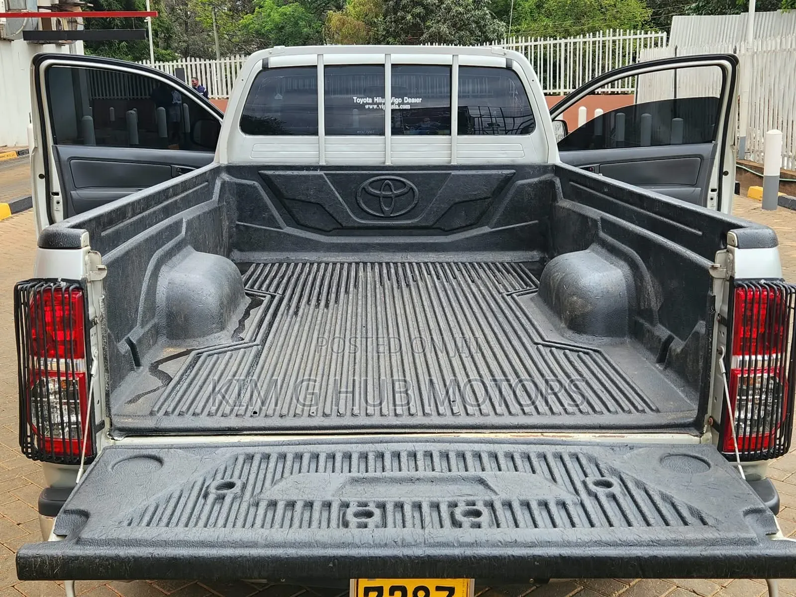 Toyota Hilux 2012 Silver