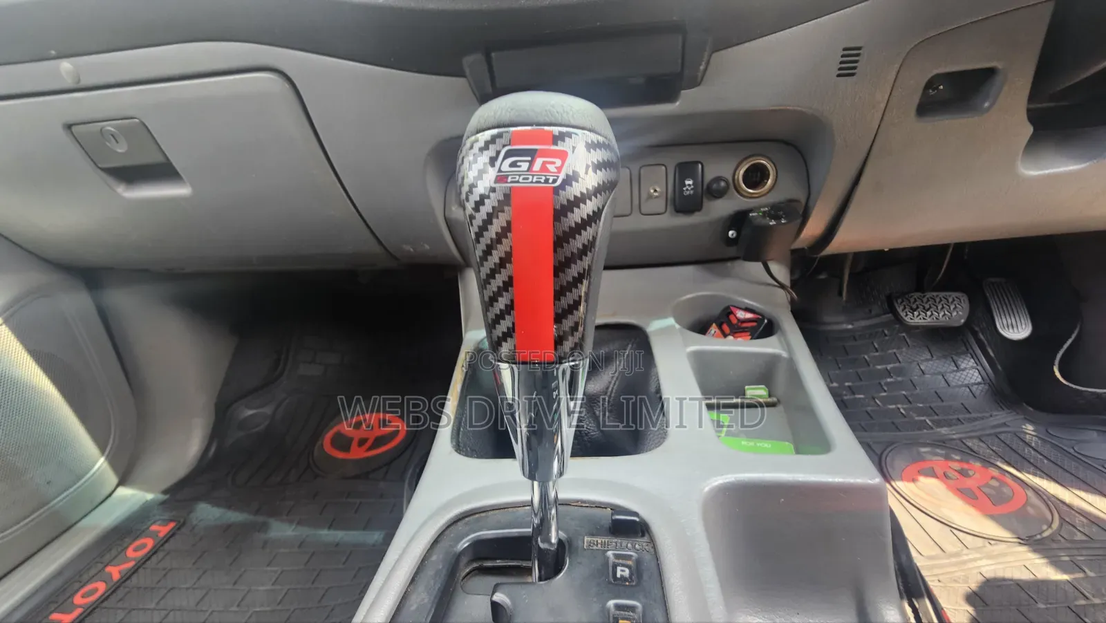 Toyota Hilux 2010 Gray