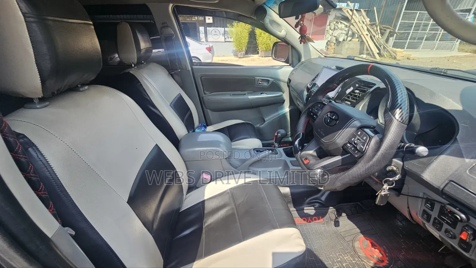 Toyota Hilux 2010 Gray