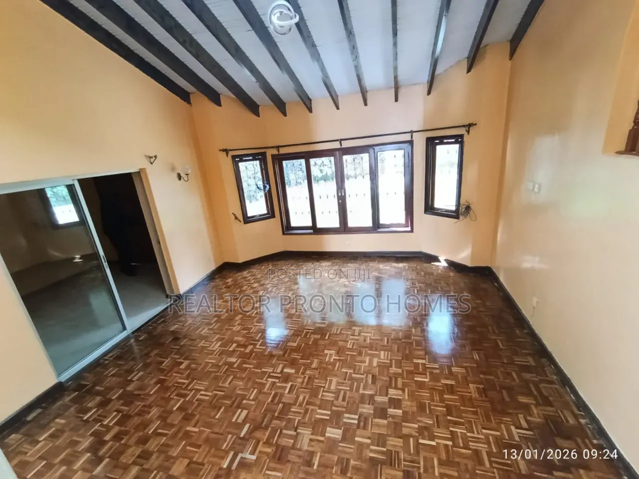 4bdrm Maisonette in Lavington, Valley Arcade for sale
