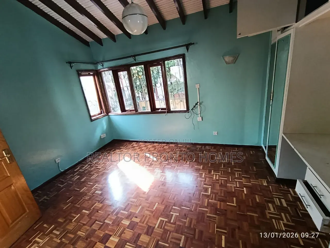 4bdrm Maisonette in Lavington, Valley Arcade for sale
