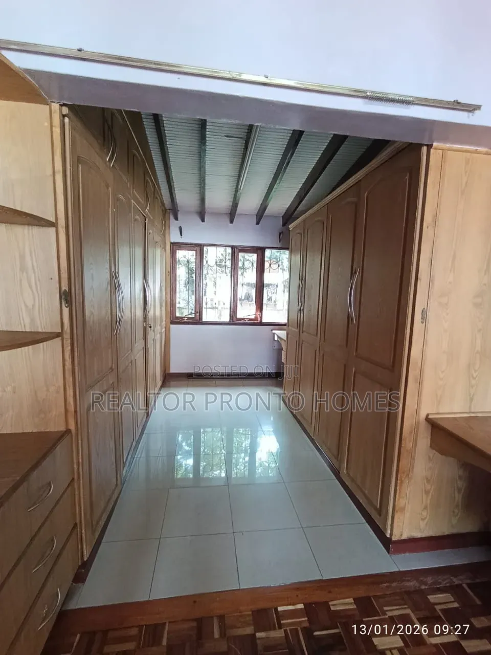 4bdrm Maisonette in Lavington, Valley Arcade for sale