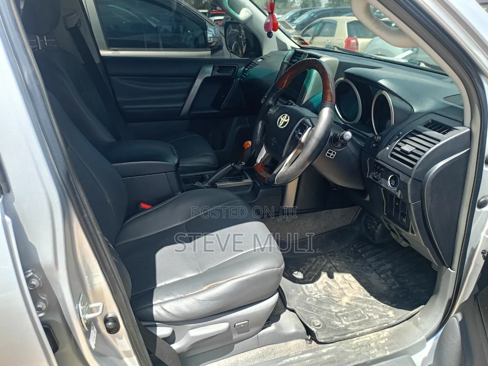 Toyota Land Cruiser Prado 2012 Silver