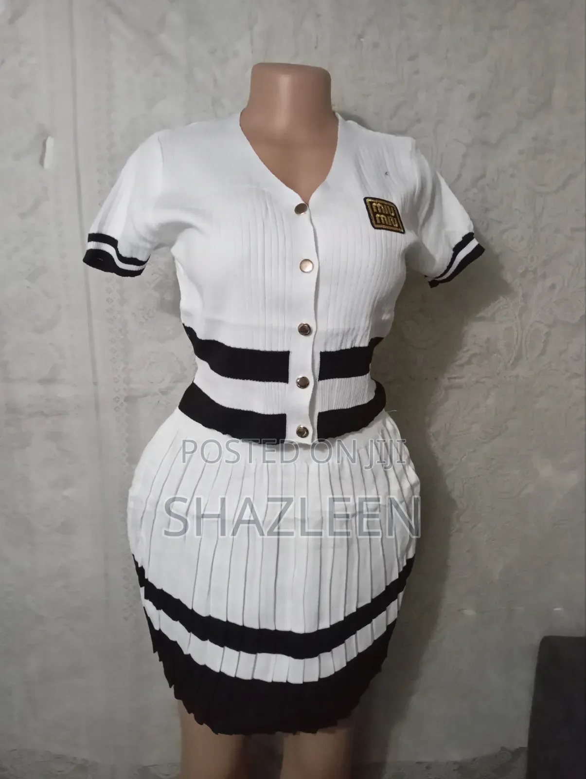 New 2 PCS Sweater Knit Skirt Set White and Black Varsity Small Medium