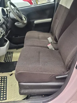 Toyota Passo 1.0 FWD 2014 Pink