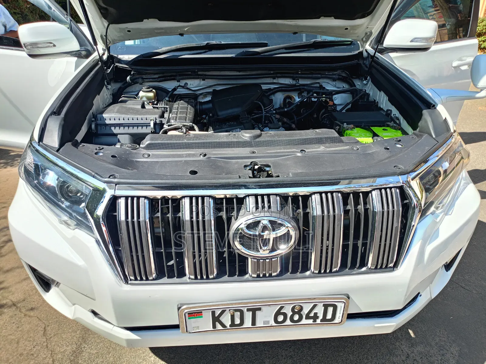 Toyota Land Cruiser Prado 2012 White