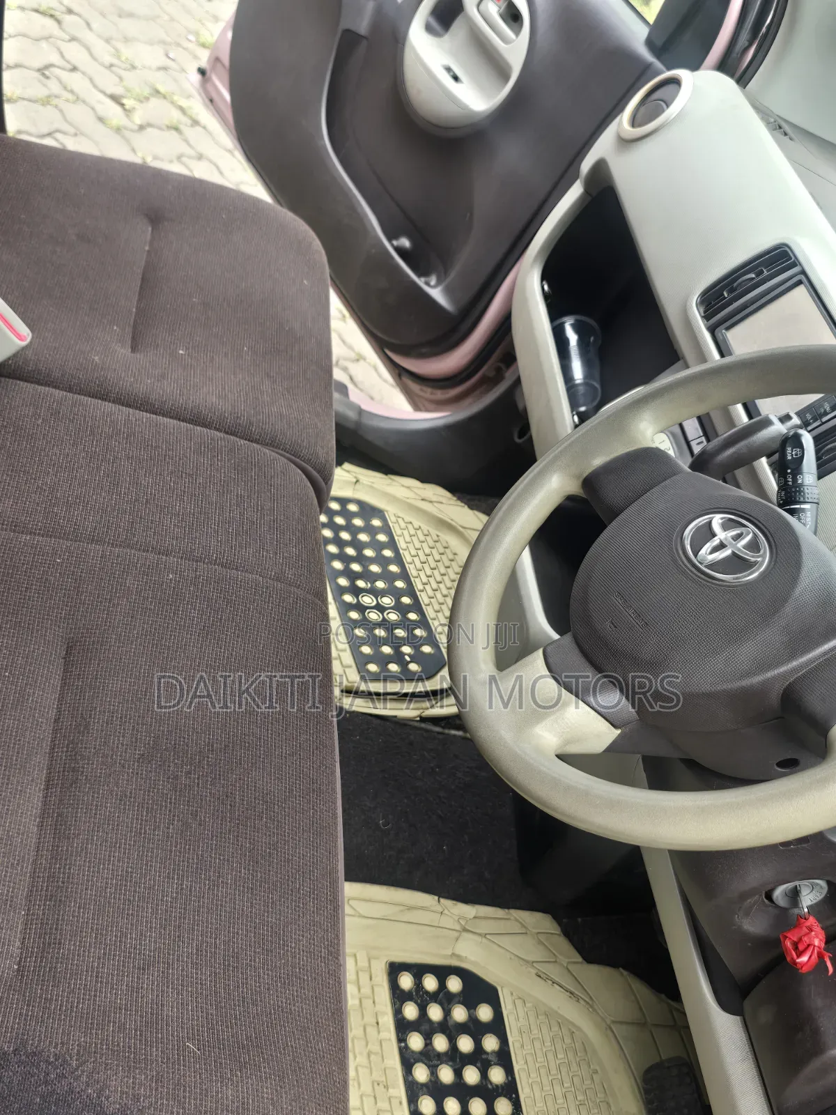 Toyota Passo 1.0 FWD 2014 Pink