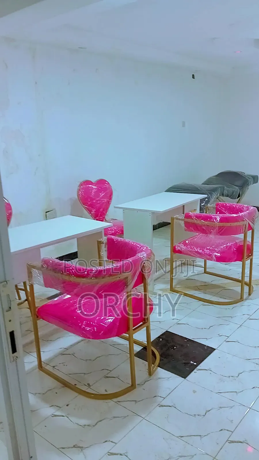 Manicure Seat + Table + Technician Chair
