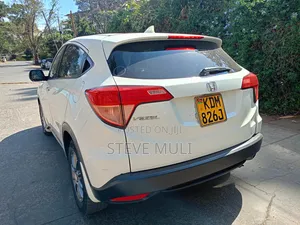 Honda Vezel 2016 White