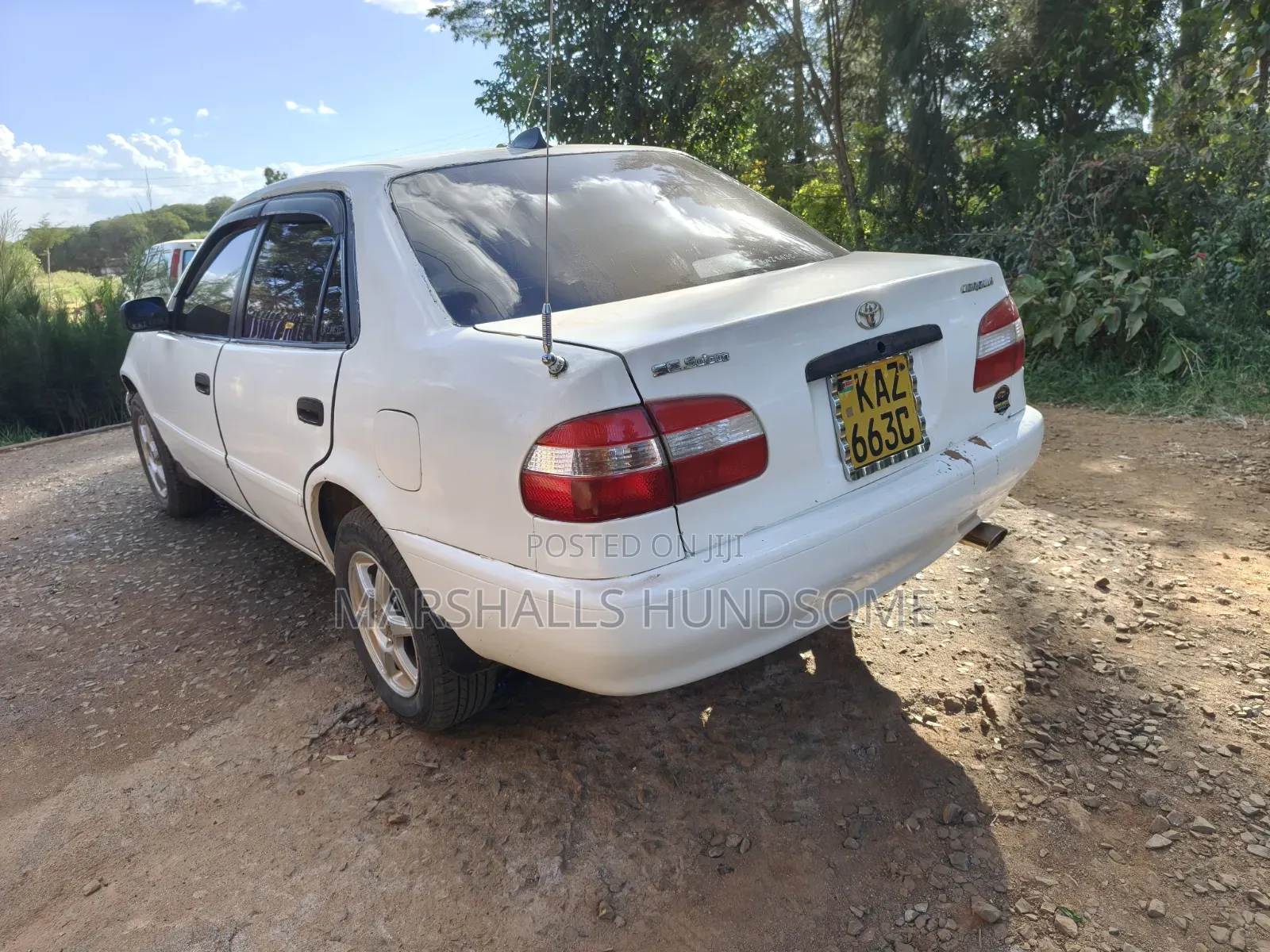 Toyota Corolla 2000 White