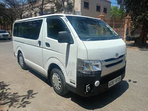 Toyota HiAce 2013 White