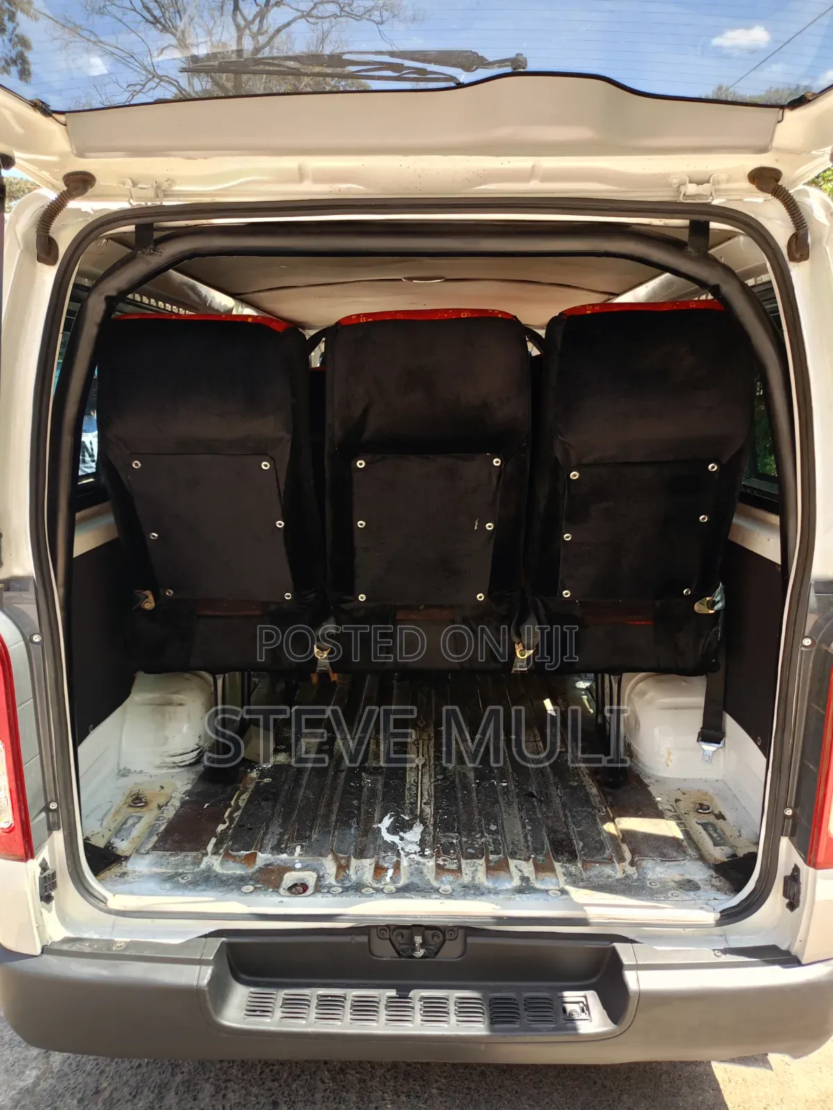 Toyota HiAce 2013 White