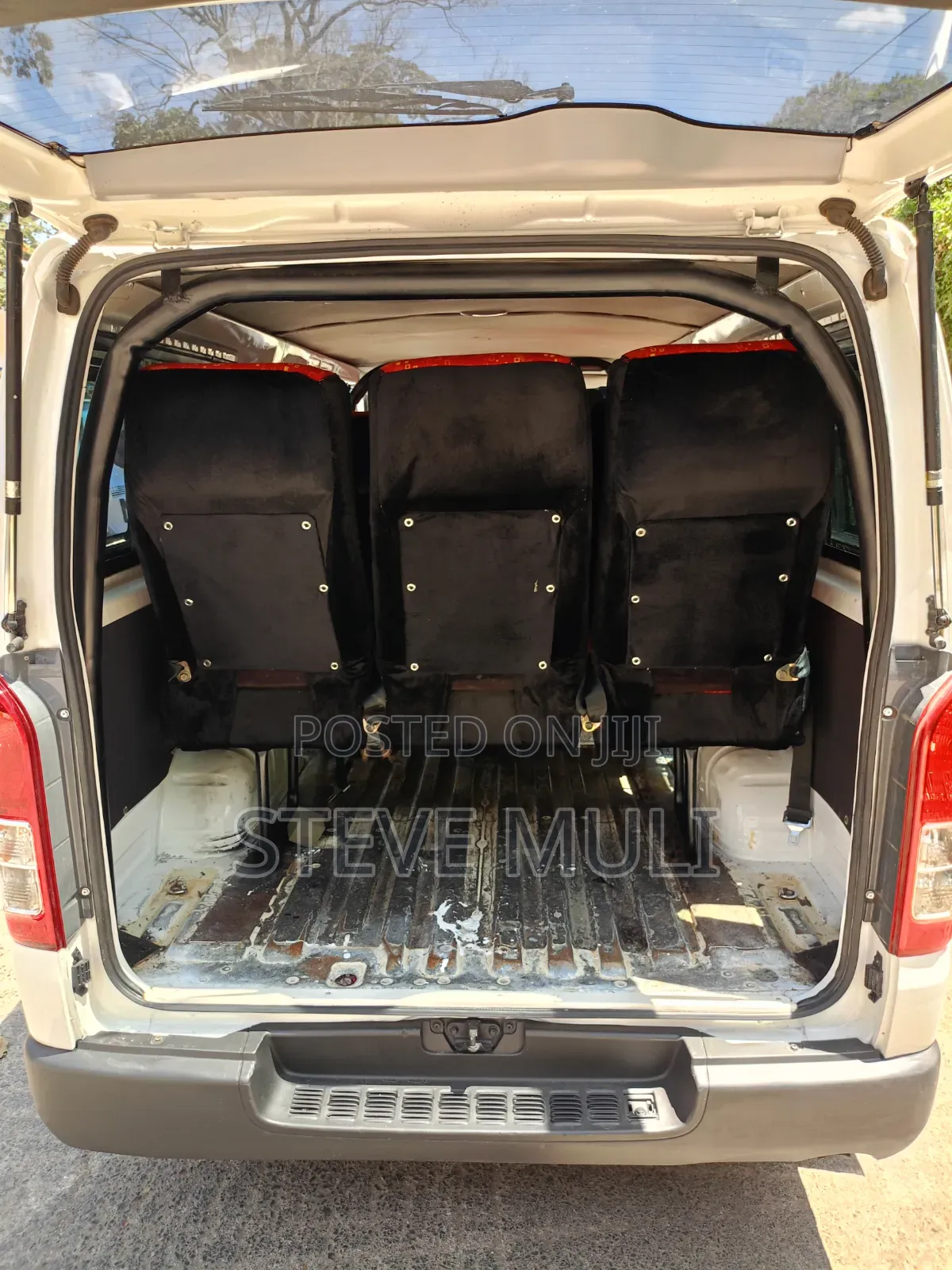 Toyota HiAce 2013 White
