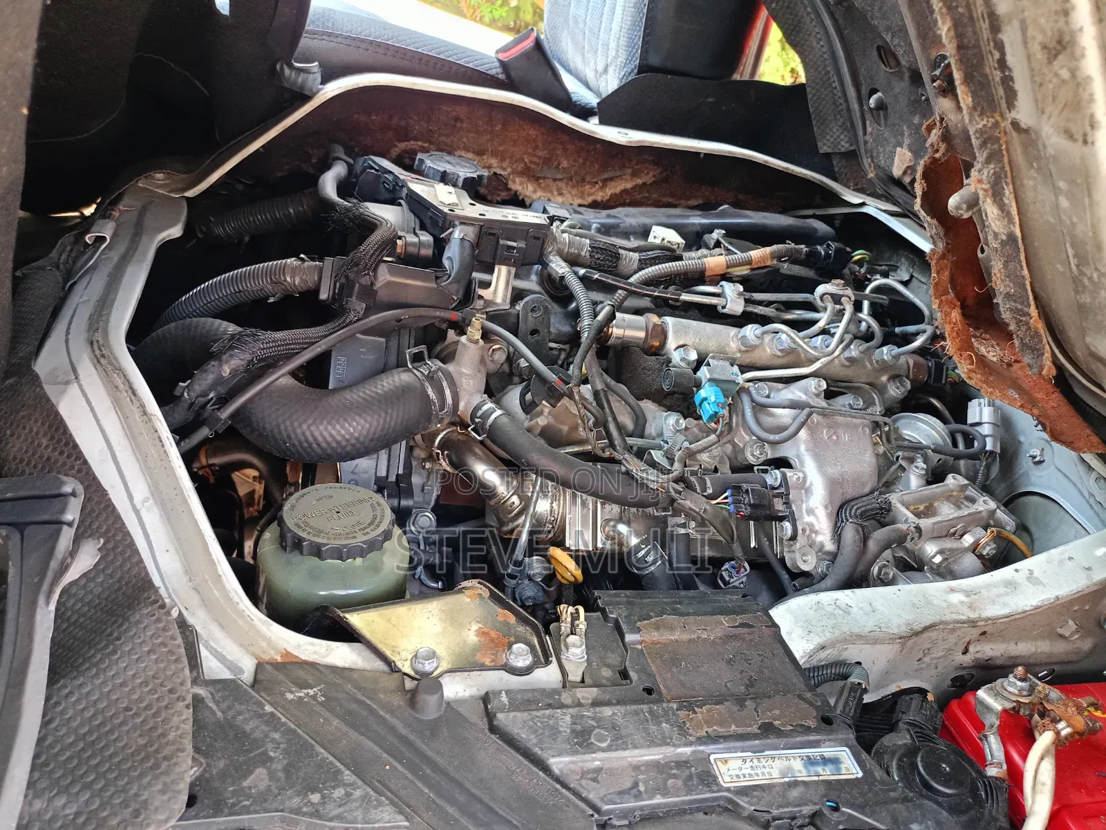 Toyota HiAce 2013 White