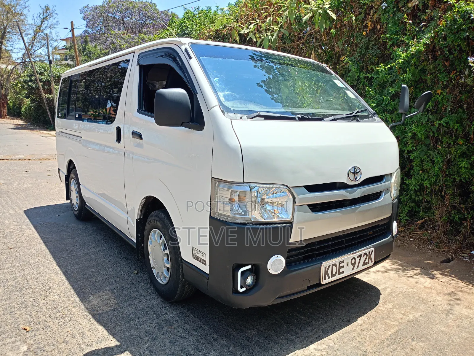 Toyota HiAce 2013 White