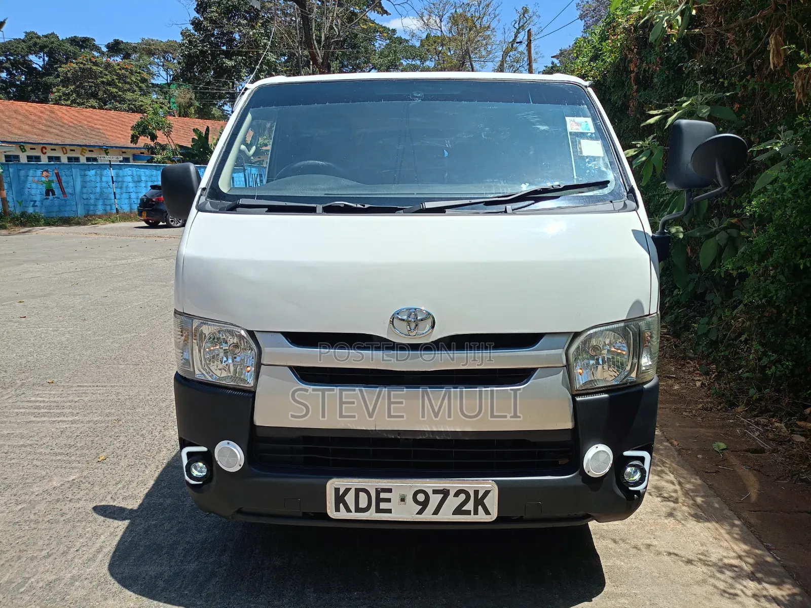 Toyota HiAce 2013 White