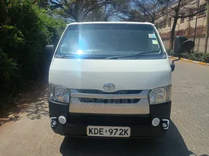 Toyota HiAce 2013 White