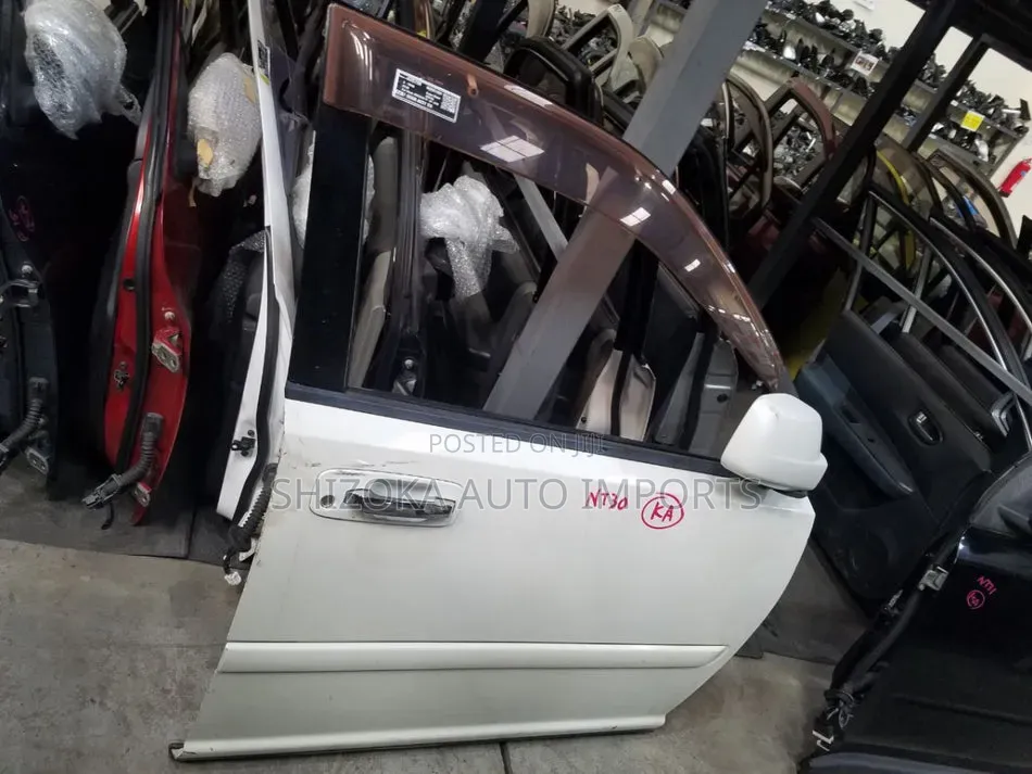 F Door Assy Rh Nissan X-Trail Nt30 2001