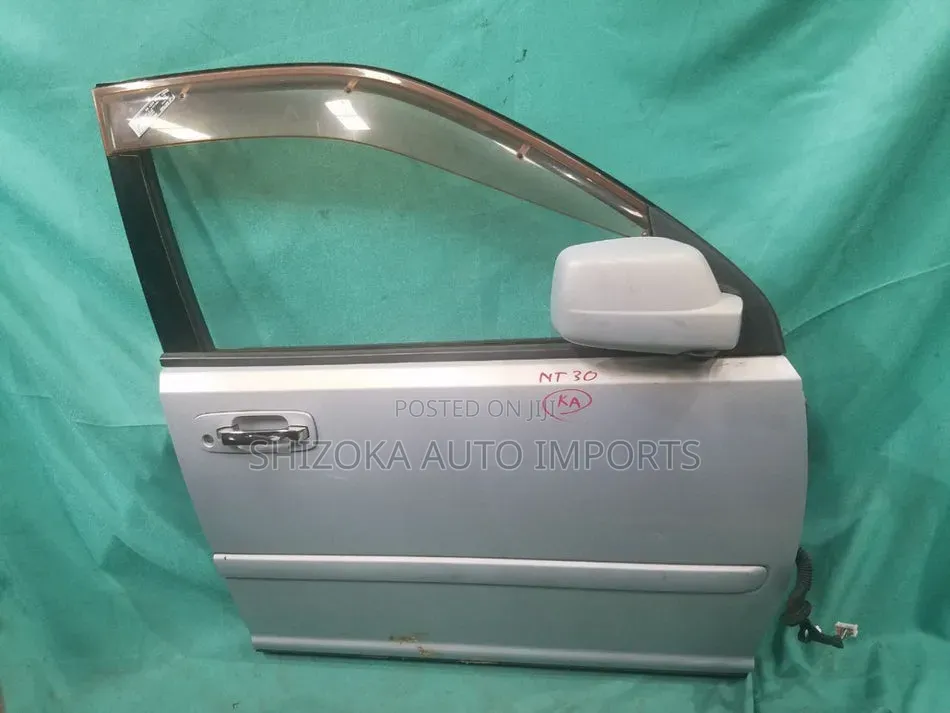 F Door Assy Rh Nissan X-Trail Nt30 2001