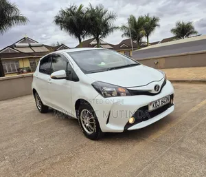 Toyota Vitz 2015 White