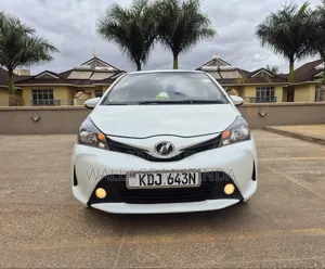 Toyota Vitz 2015 White