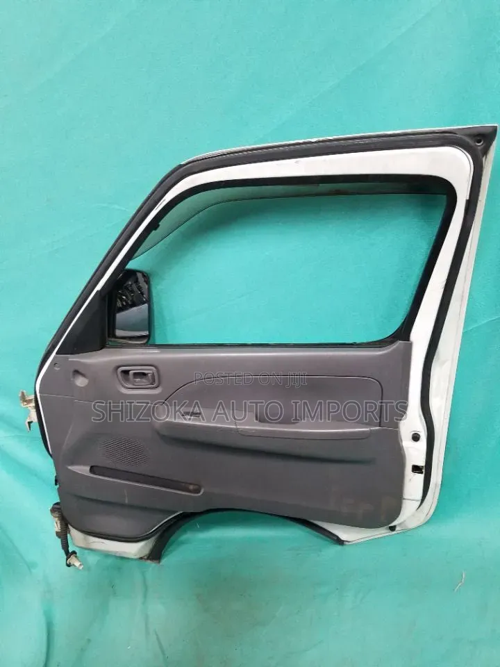 F Door Assy Rh Nissan Caravan Van E25 2001