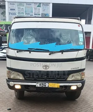 Toyota Dyna 2012 White