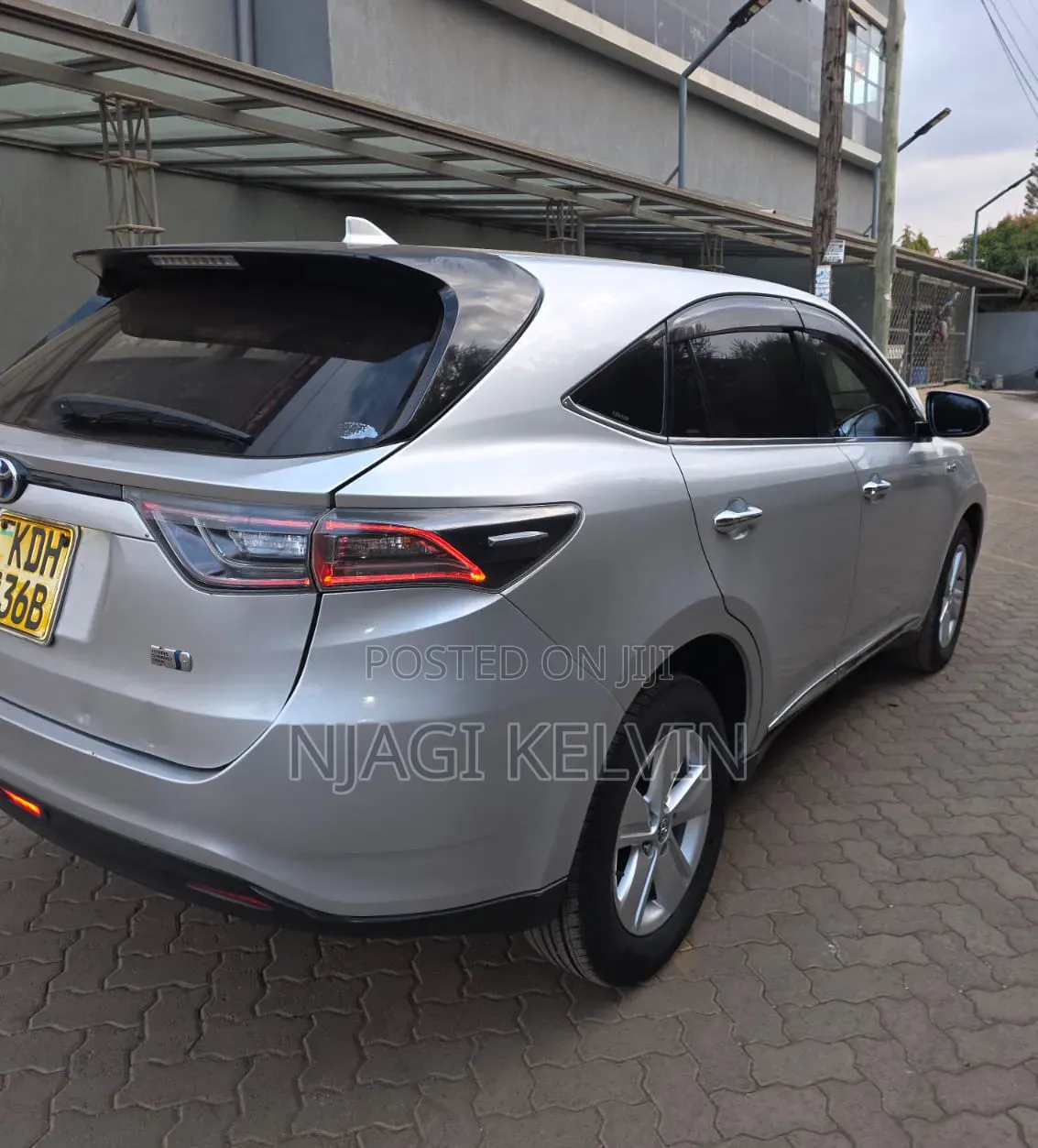 Toyota Harrier 2.5 Hybrid 4WD 2015 Silver