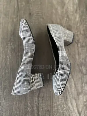 Ladies Marks and Spencer Insolia Heels (Size 4.5 Wide Fit)