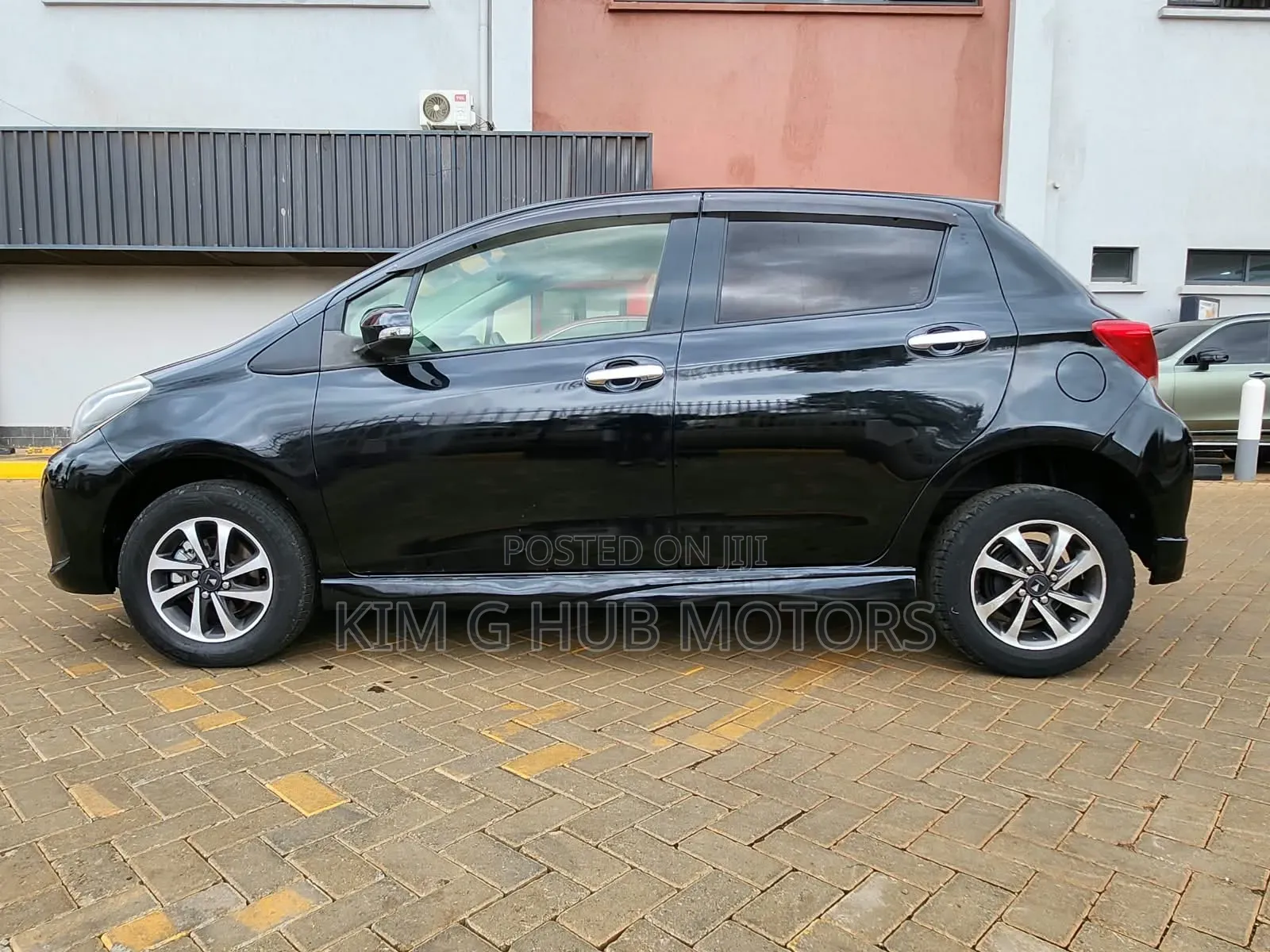 Toyota Vitz 2016 Black