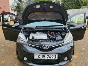 Toyota Vitz 2016 Black