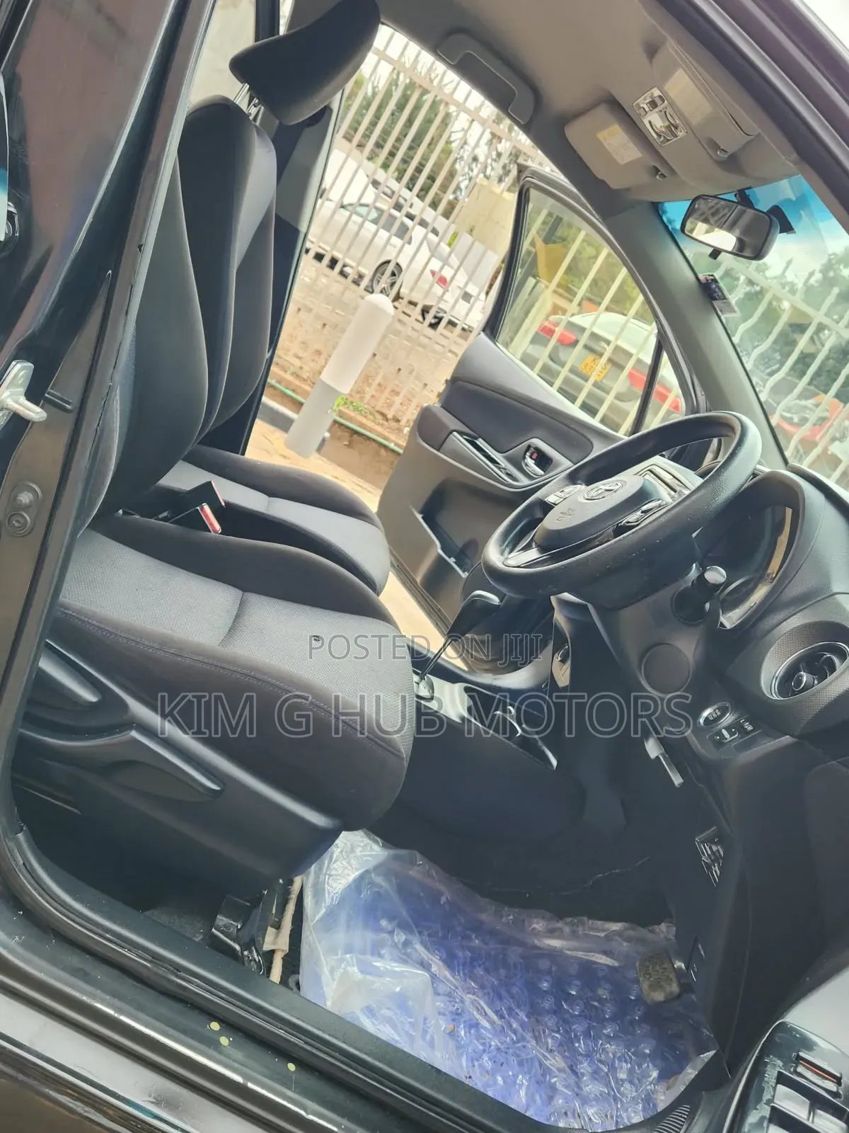 Toyota Vitz 2016 Black