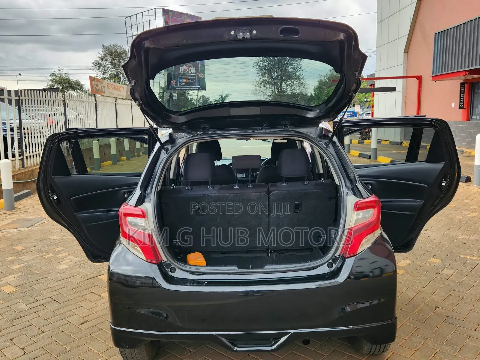 Toyota Vitz 2016 Black