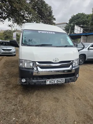 Toyota HiAce 2013 White