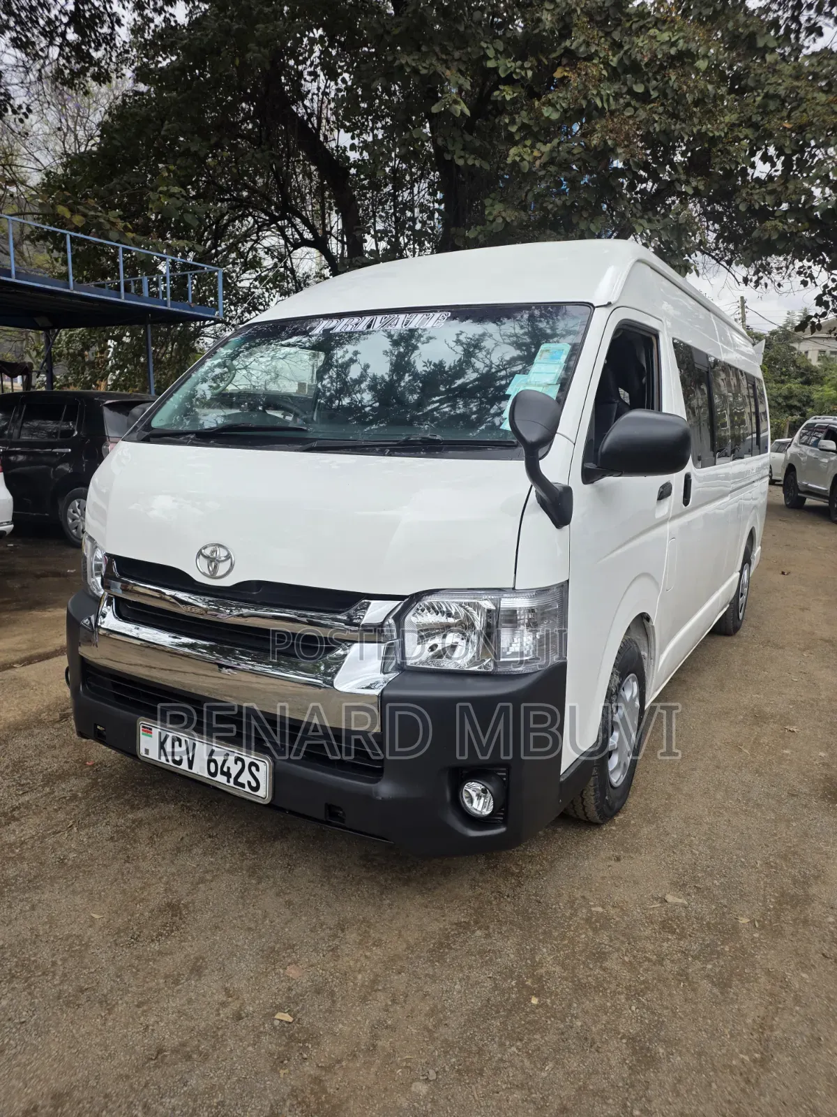 Toyota HiAce 2013 White