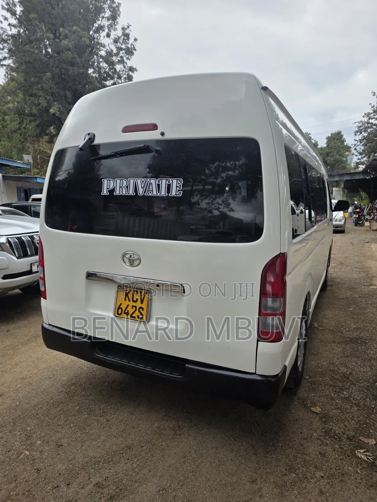 Toyota HiAce 2013 White