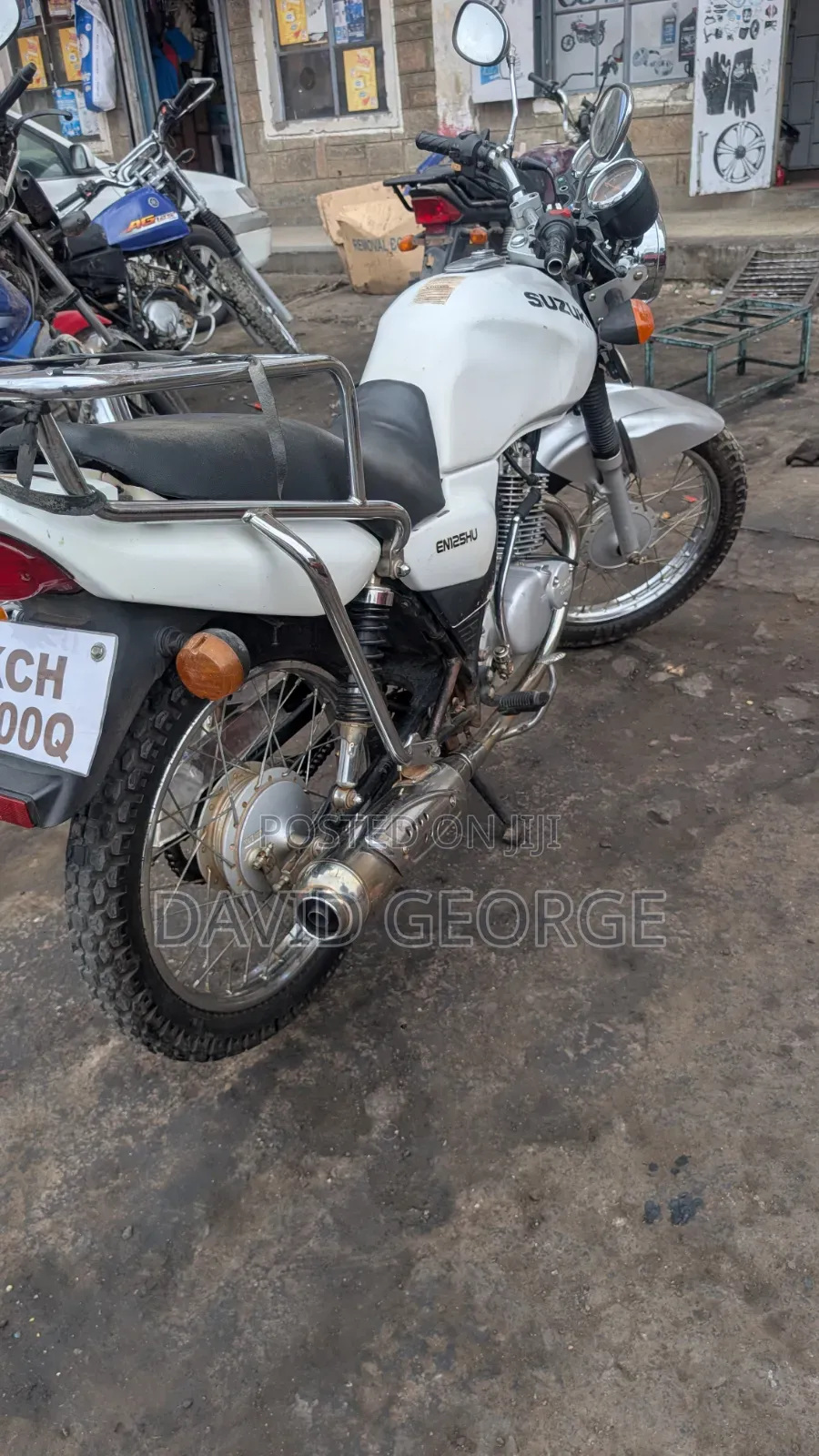 Suzuki EN125-2A 2022 White
