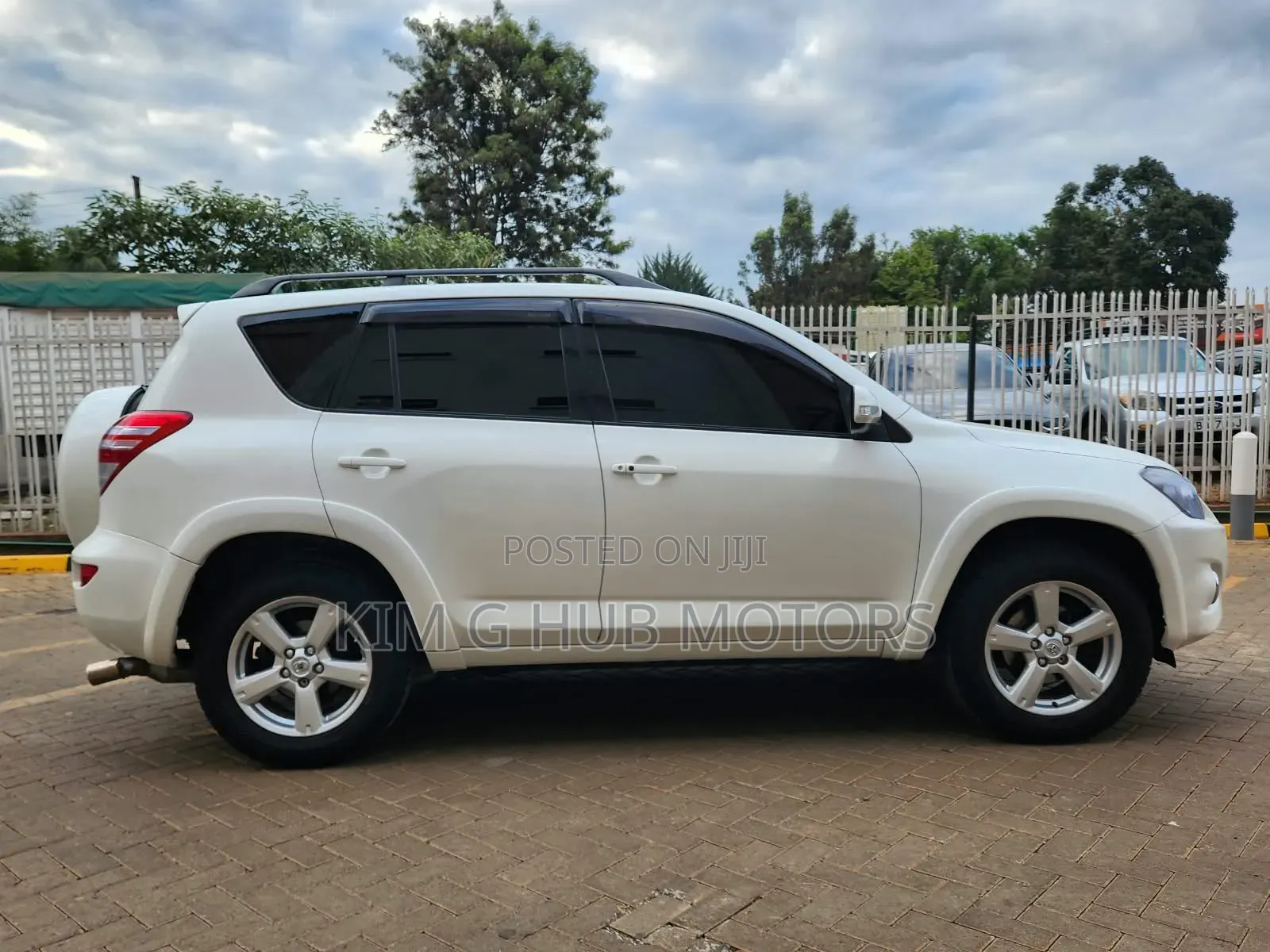 Toyota RAV4 2011 Pearl