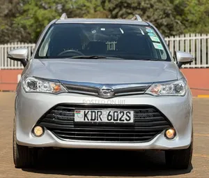 Toyota Corolla Fielder 2017 Silver