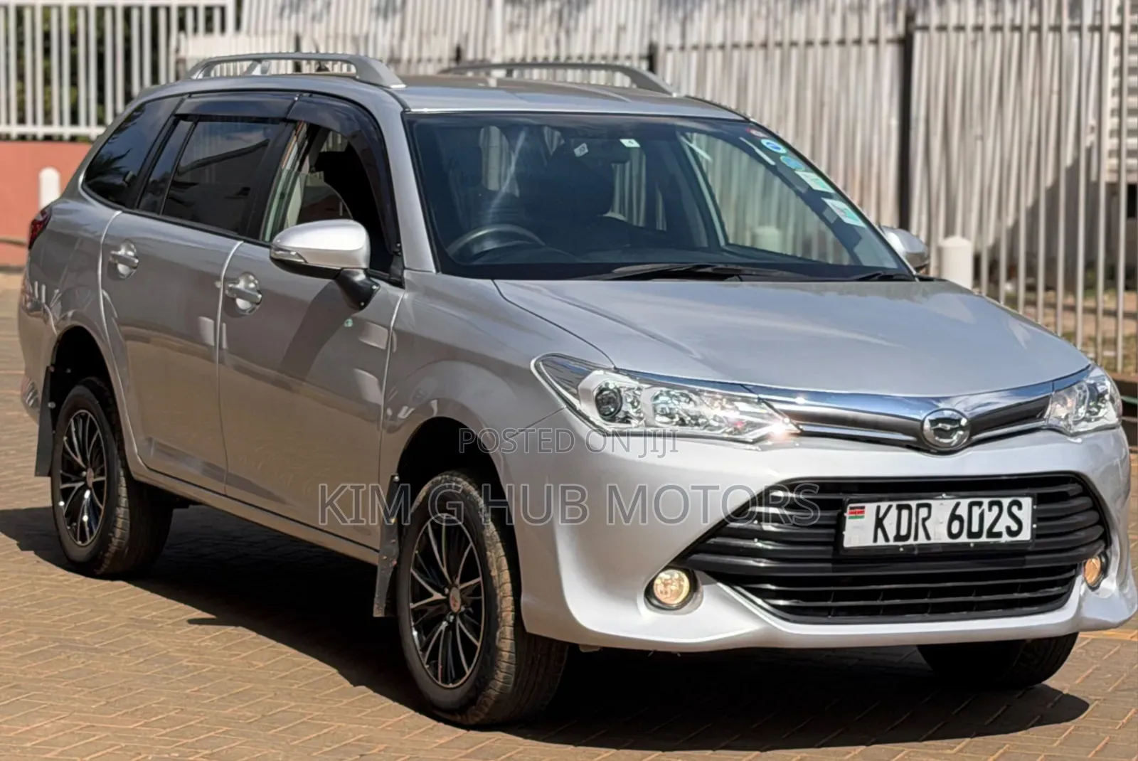 Toyota Corolla Fielder 2017 Silver