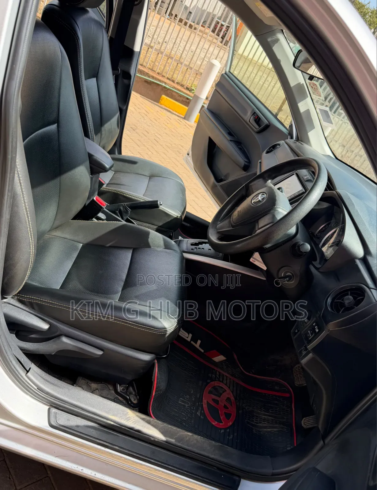 Toyota Corolla Fielder 2017 Silver