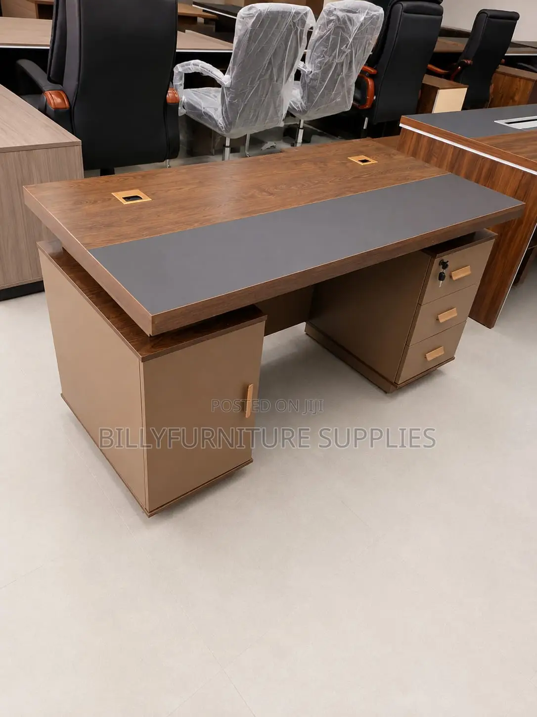 Executive Office Desk With Side Storage