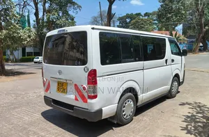 Toyota HiAce 2015 White