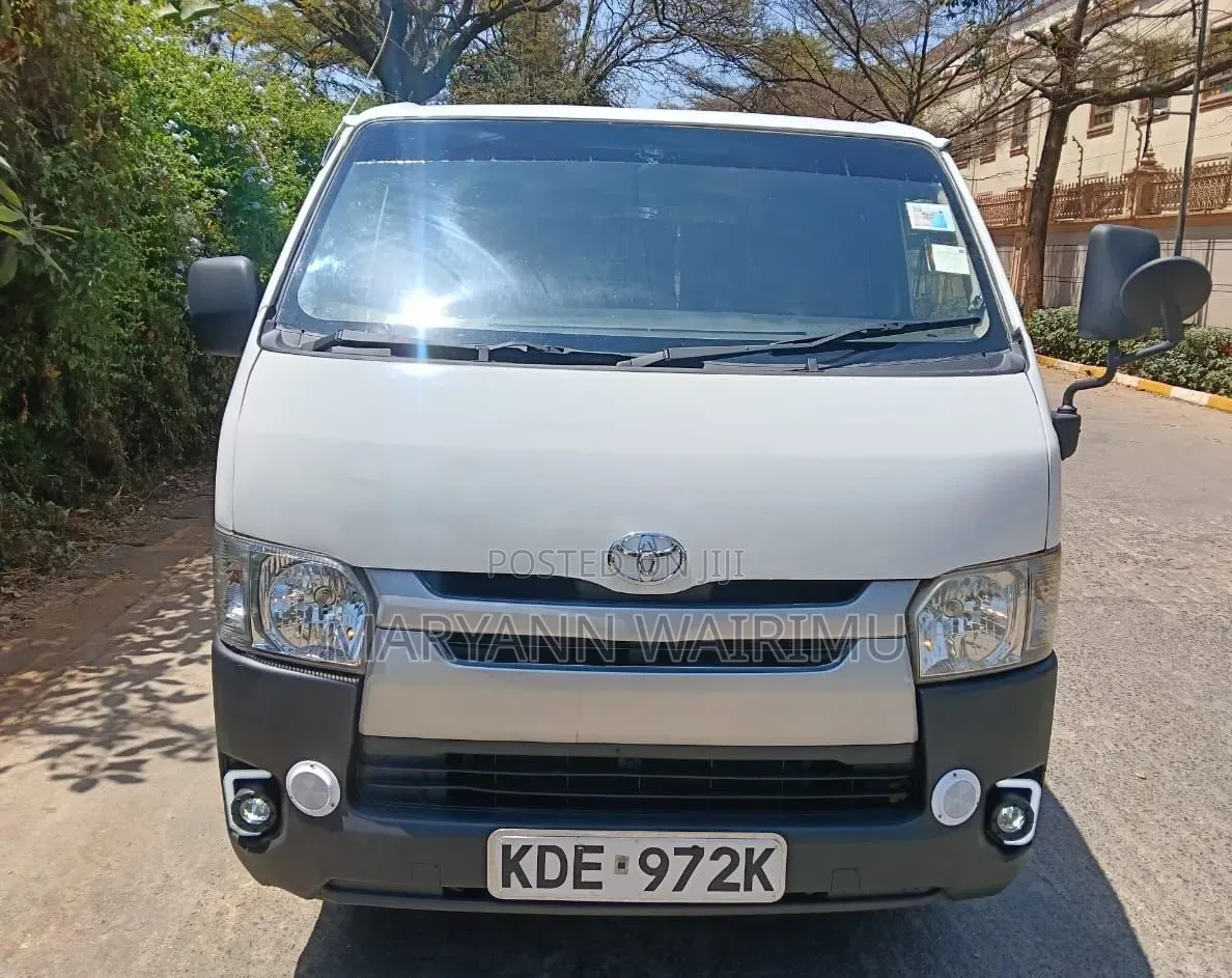 Toyota HiAce 2015 White