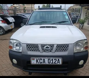 Nissan NP300 2013 White